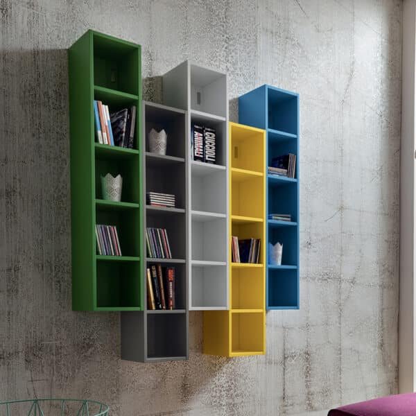 Libreria a muro componibile colorata modello Stella 633, con cinque pensili a giorno.