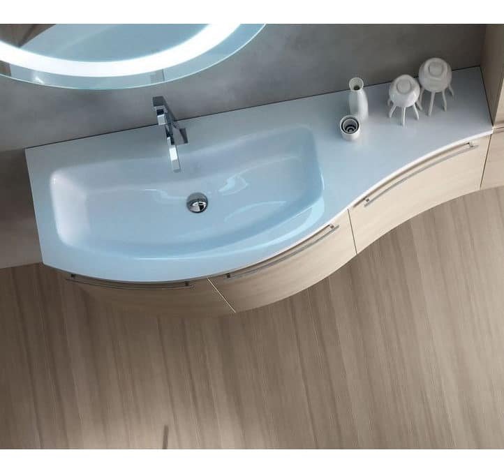 Mobile Bagno Salvaspazio: La Soluzione Curva per Ambienti Piccoli