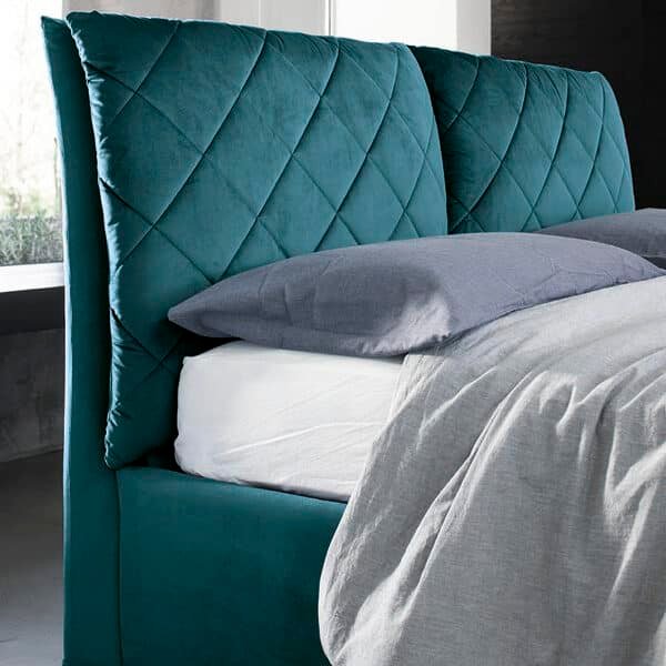 Letto Diadema moderno con testiera a tubi verticali in tessuto o ecopelle