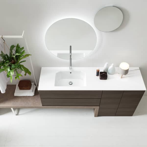 Arredo lavanderia a colonna per lavatrice I-WASH 05 di ARCOM con finitura Rovere Castoro.