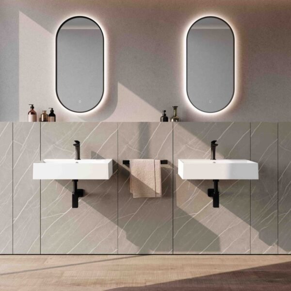 Boiserie Bagno Design M2 Wally Baxar - Arredo Moderno: vista frontale sistema boiserie con lavabo integrato, finitura legno scuro.