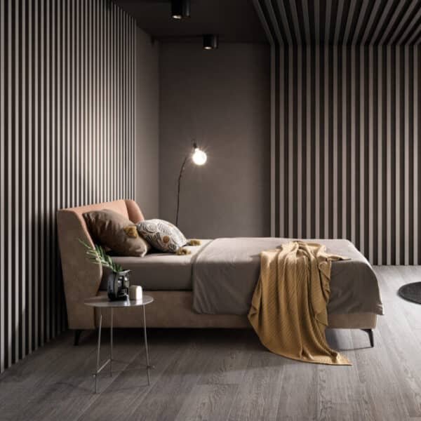 Letto Matrimoniale Samoa HUG moderno in tessuto beige con testiera imbottita - vista frontale
